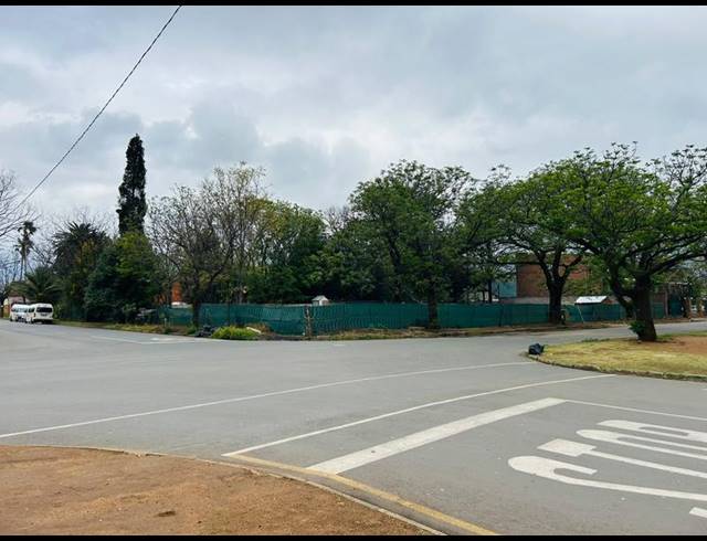 LAND FOR SALE IN KEMPTON PARK